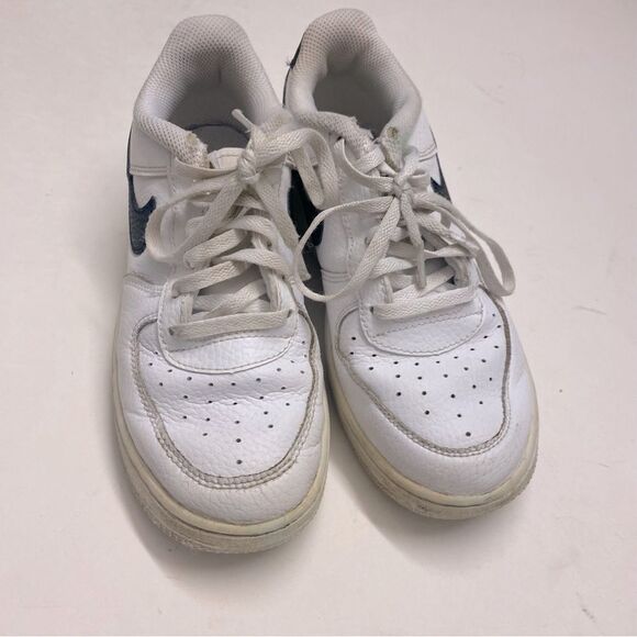 Nike Air Force 1 Low top White Black CZ1685-100 kids sneakers shoes youth 2.5Y - Picture 2 of 8